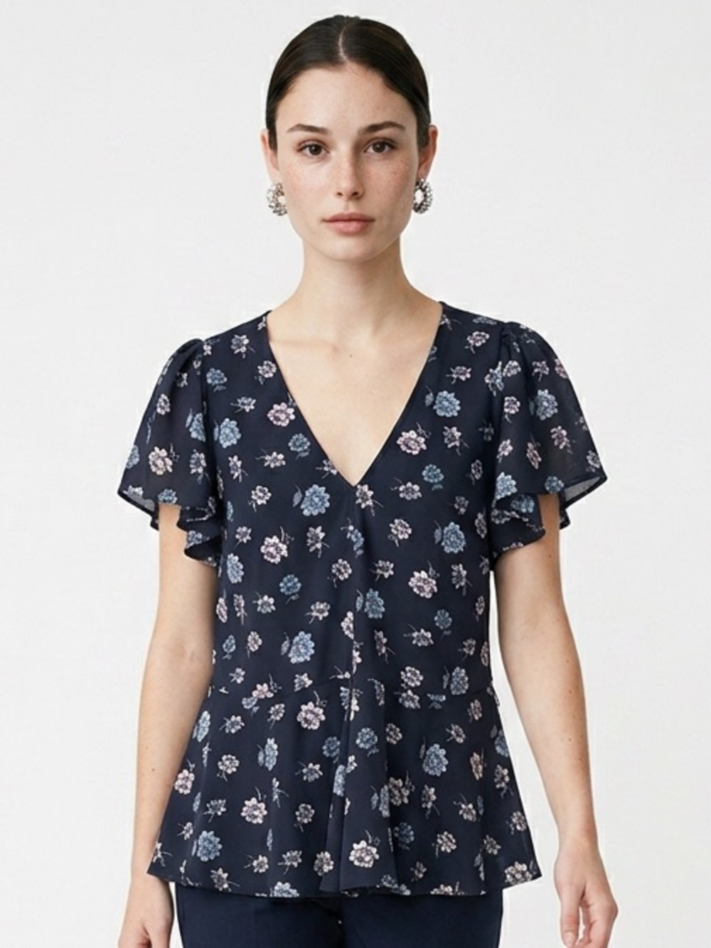 LOFT Navy/White Floral V-Neck Romper M Ruffle Short Sleeve 100% Polyester